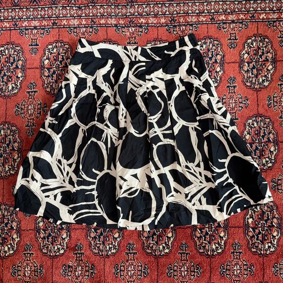 H&M 8 Black and Tan Abstract Print Pleated, Lined 100% Cotton Skirt CLEAN! - Picture 1 of 7